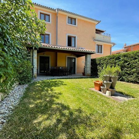 Apartments Ladonja Medulin Exterior photo